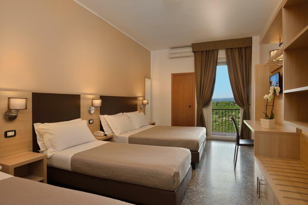 Hotel Piero Della Francesca Urbino Exterior photo
