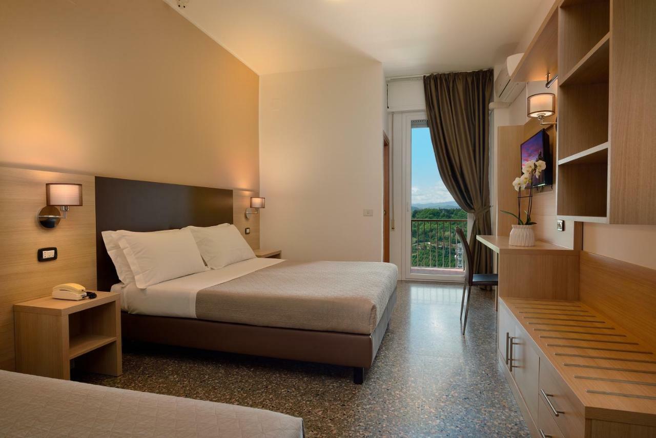 Hotel Piero Della Francesca Urbino Exterior photo